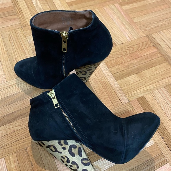 Aldo Ankle Booties Black Suede/Cheetah Print Heel - Picture 5 of 10